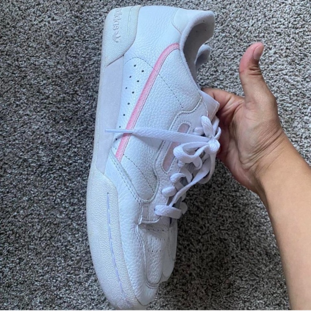 Reebok White Sneakers with Pink Detail